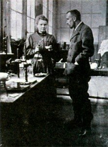 Мария и Пьер (1859-1906) Кюри в лаборатории