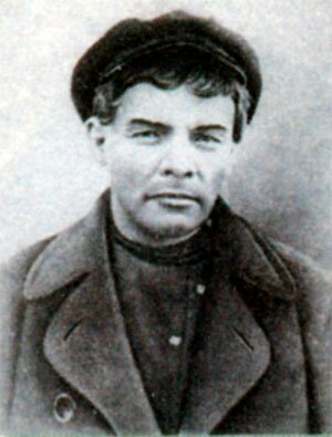 Ленин в гриме во время последнего подполья под именем рабочего К. П. Иванова. 1917 г.
