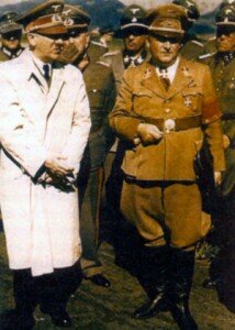 Гитлер с генералами вермахта и СС. 1940-е гг.