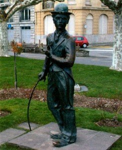 Памятник Чарли Чаплину в Вене (Швейцария), где в последние годы жил актер.