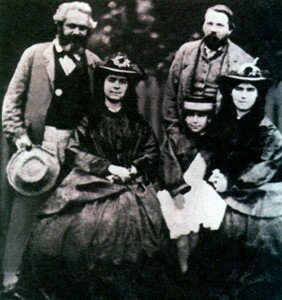Фридрих Энгельс, Карл Маркс, его жена Женни и их дети Лаура и Элеонора